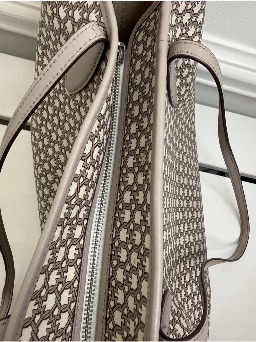 Kate Spade Large Tote - Picture 7 of 7